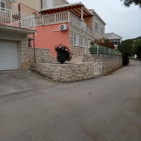 Διαμέρισμα Seka With Seaview